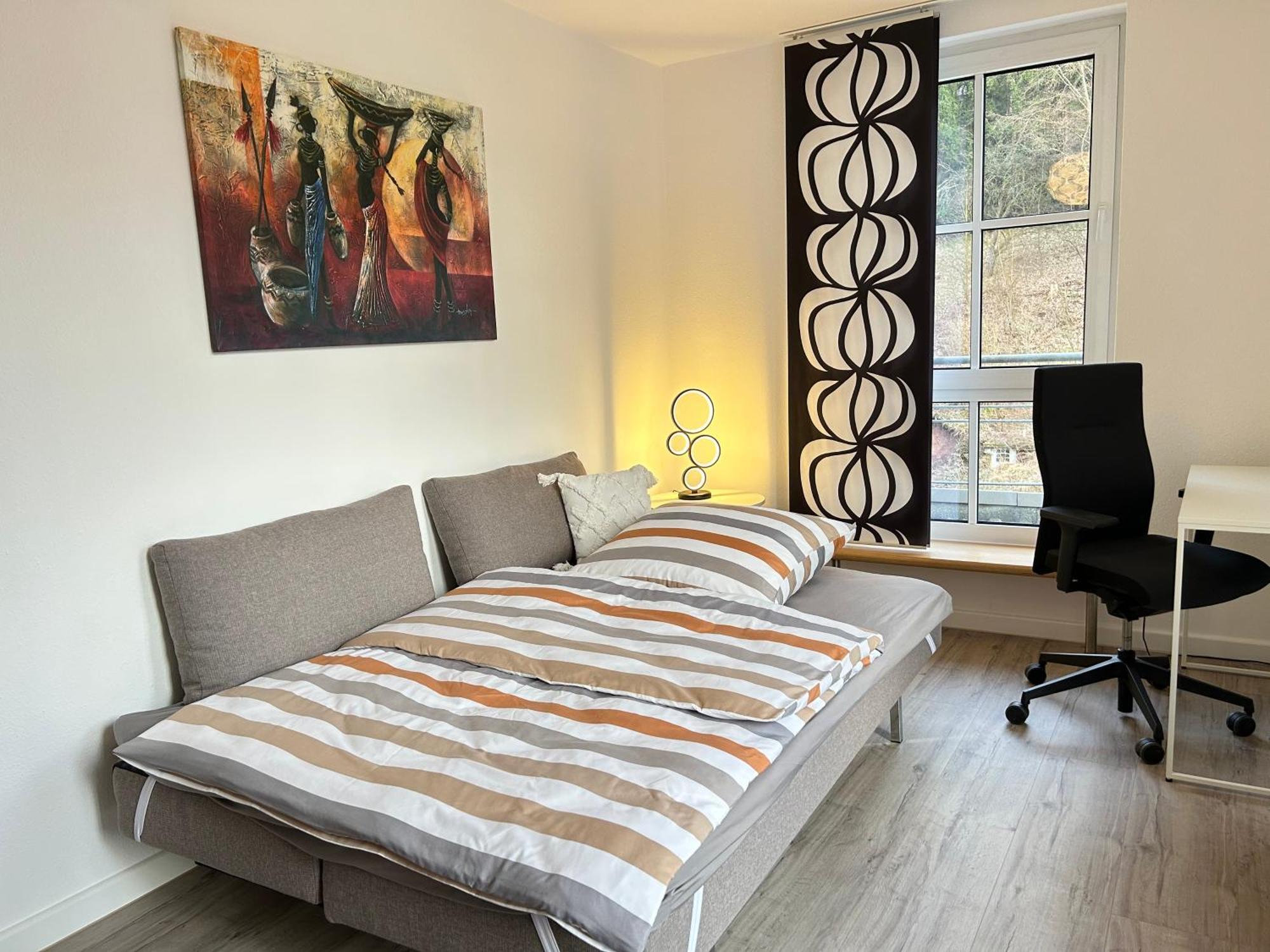 Grosszuegiges Helles Penthouse -Komplette Etage- Mit Balkon Und Stellplatz In Ruhiger Lage Кулмбах Екстериор снимка