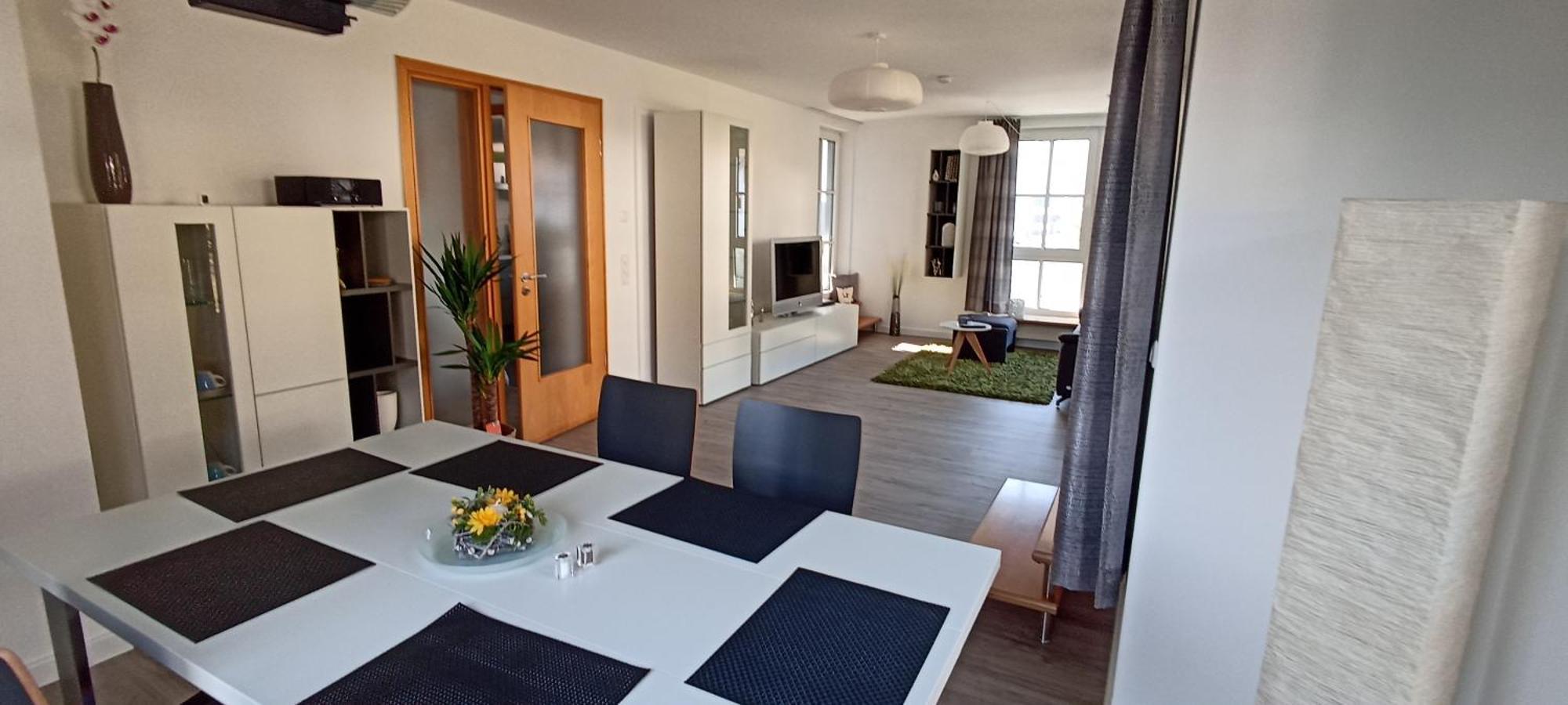 Grosszuegiges Helles Penthouse -Komplette Etage- Mit Balkon Und Stellplatz In Ruhiger Lage Кулмбах Екстериор снимка