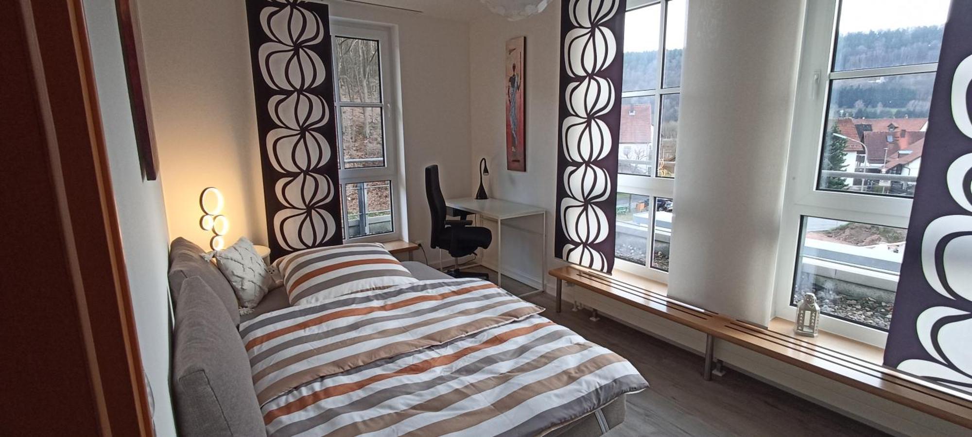Grosszuegiges Helles Penthouse -Komplette Etage- Mit Balkon Und Stellplatz In Ruhiger Lage Кулмбах Екстериор снимка