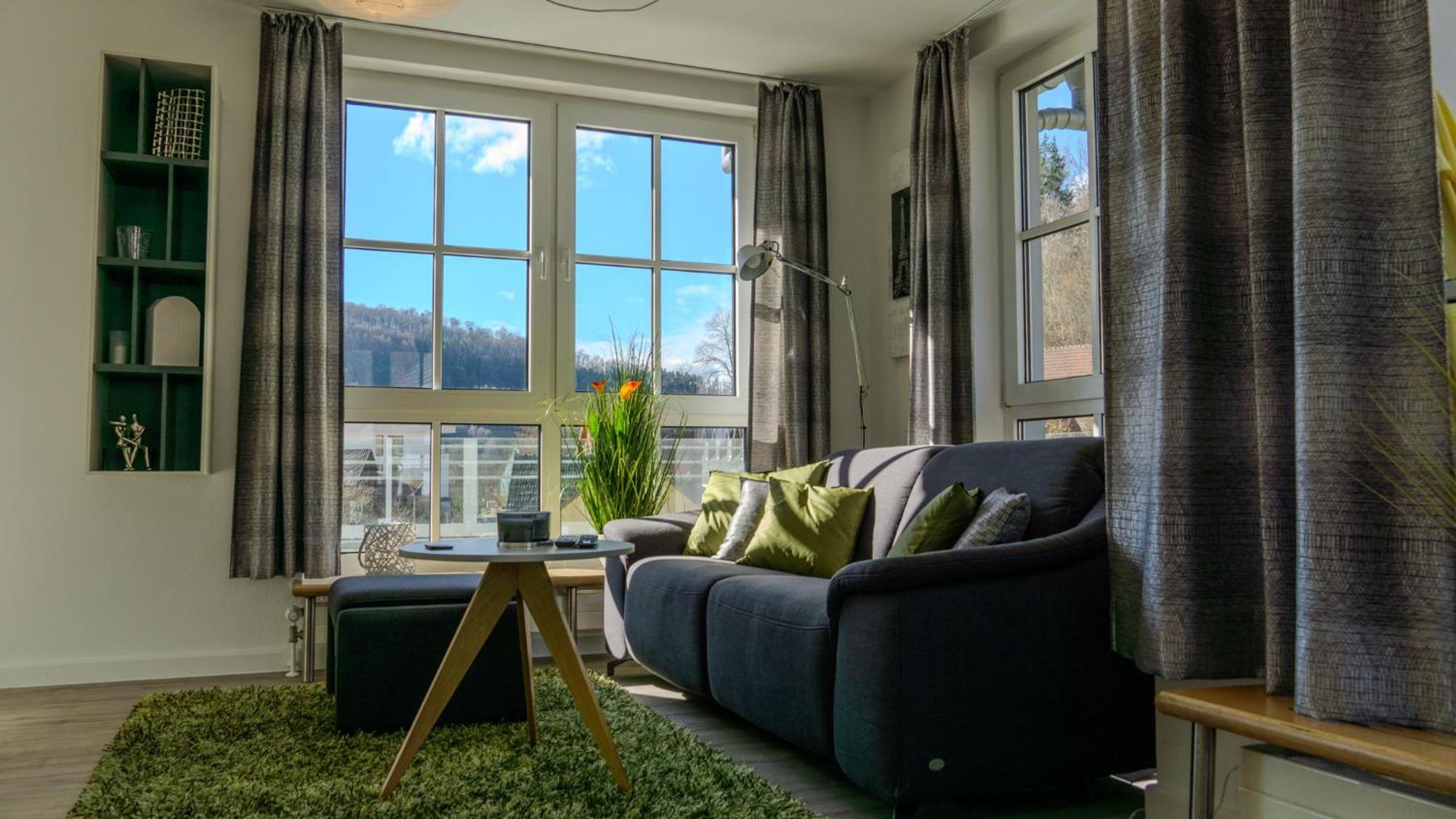 Grosszuegiges Helles Penthouse -Komplette Etage- Mit Balkon Und Stellplatz In Ruhiger Lage Кулмбах Екстериор снимка