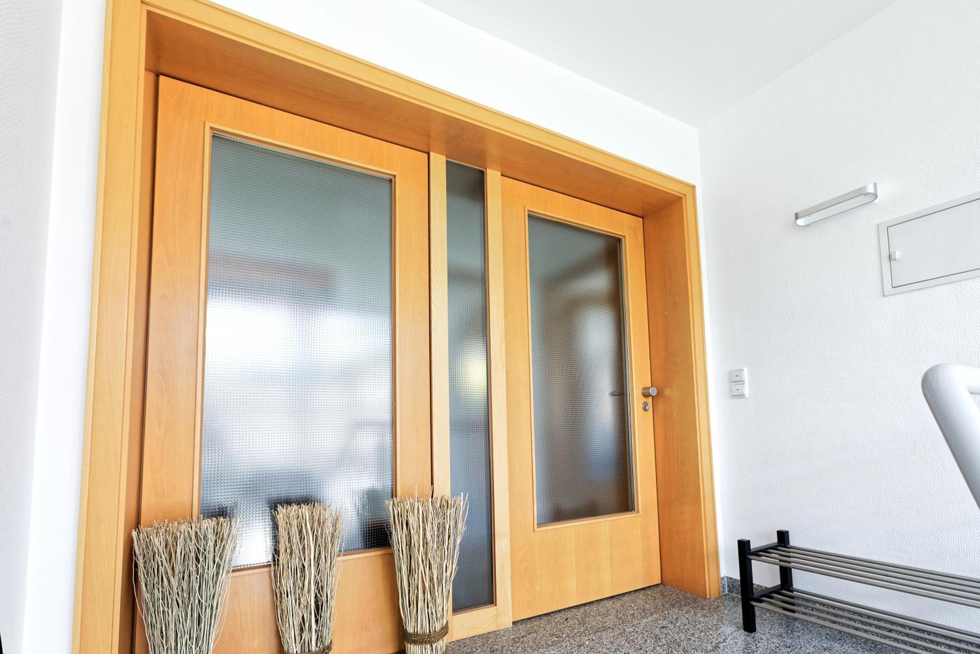 Grosszuegiges Helles Penthouse -Komplette Etage- Mit Balkon Und Stellplatz In Ruhiger Lage Кулмбах Екстериор снимка